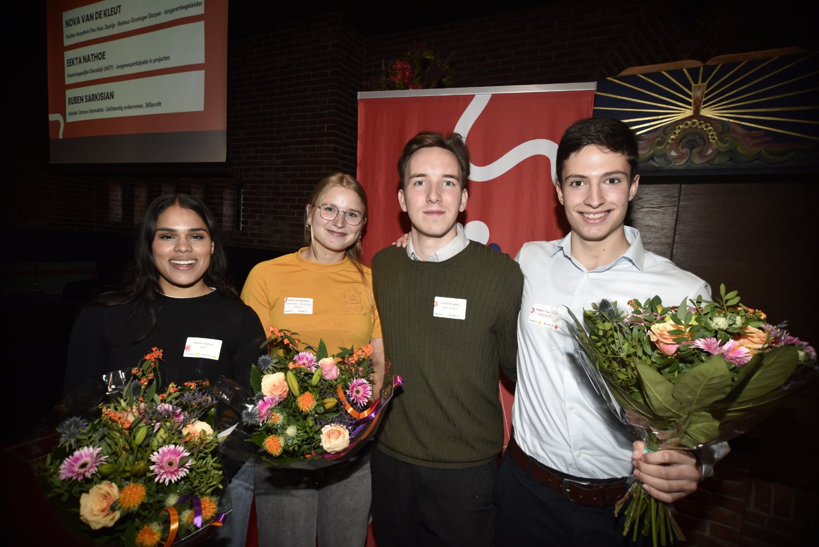 Sprekers en jongeren tijdens het Toekomstmakers Congres